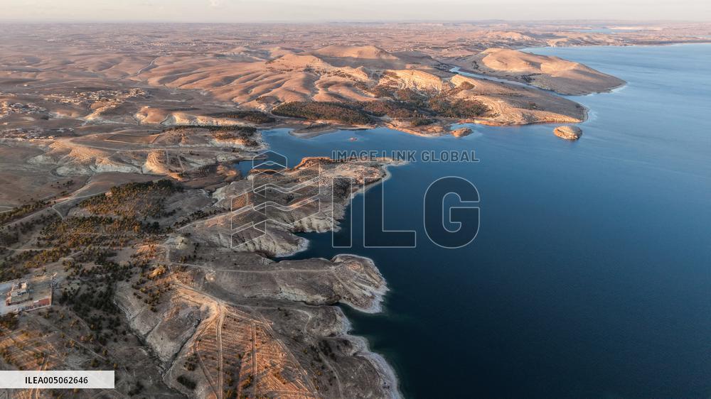 Syrian Army Secures Tishrin Dam as SDF Forces Withdraw - Syria