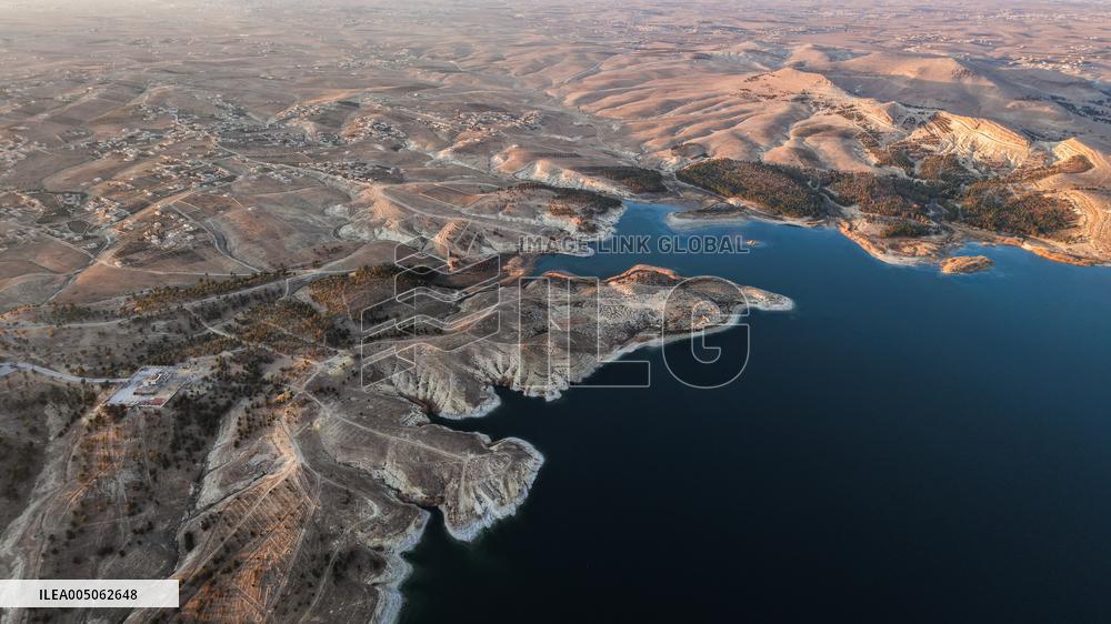 Syrian Army Secures Tishrin Dam as SDF Forces Withdraw - Syria