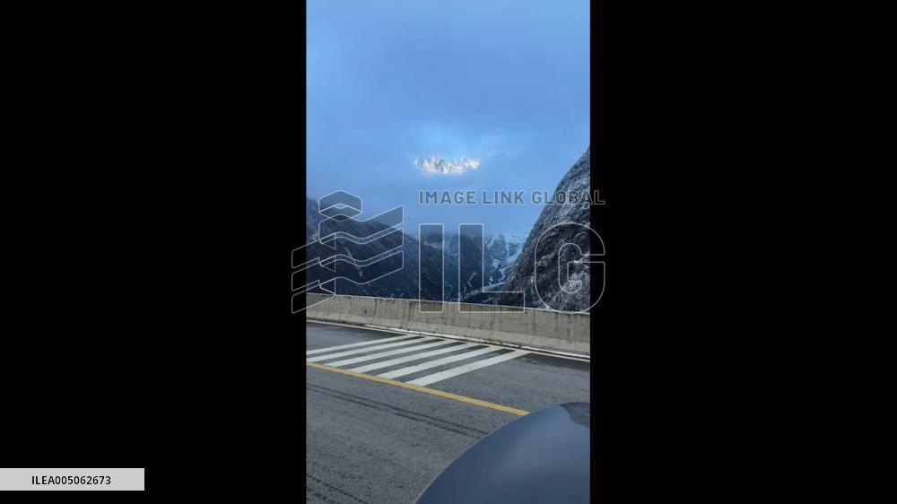 China: Dramatic Mountain Mirage Captured Above Snowy Peak in Sichuan