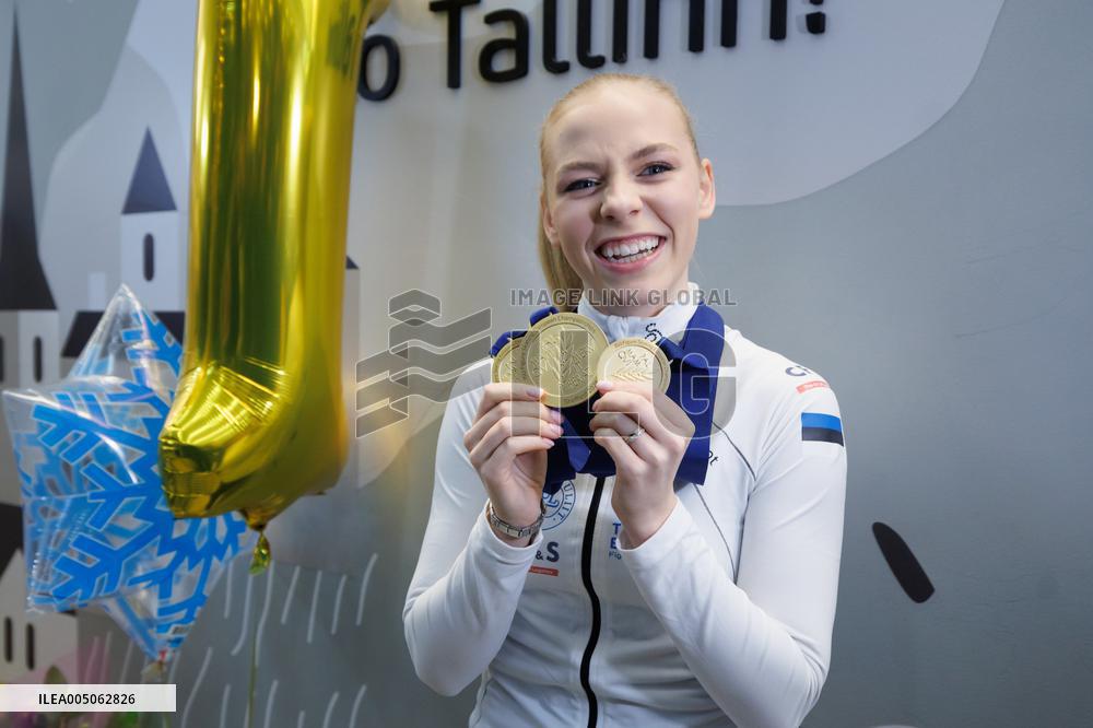 Estonian figure skaters returning from the European Championships in Sheffield