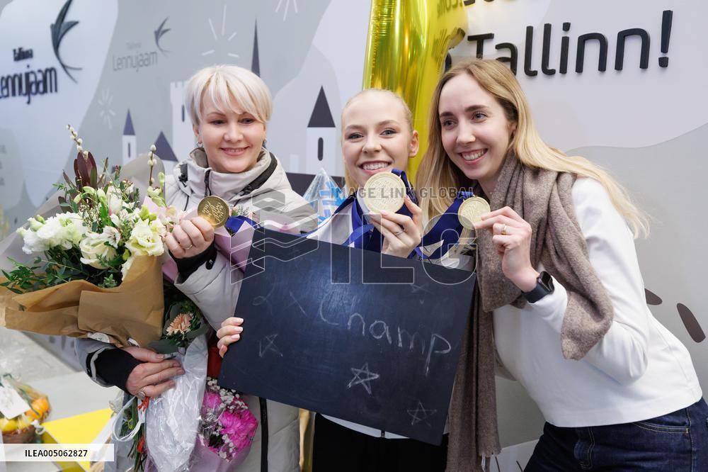 Estonian figure skaters returning from the European Championships in Sheffield