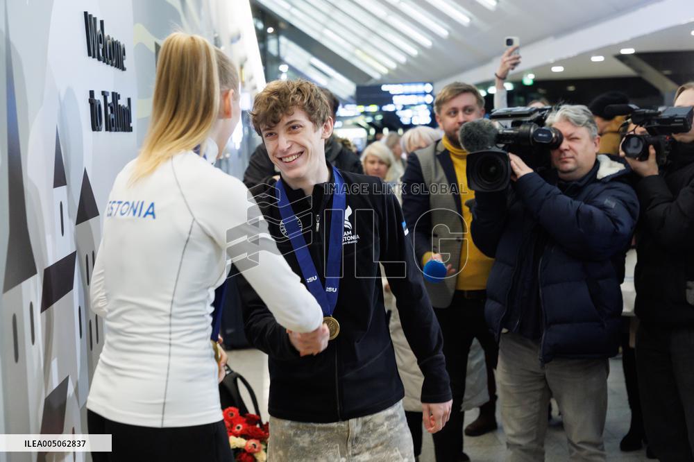 Estonian figure skaters returning from the European Championships in Sheffield