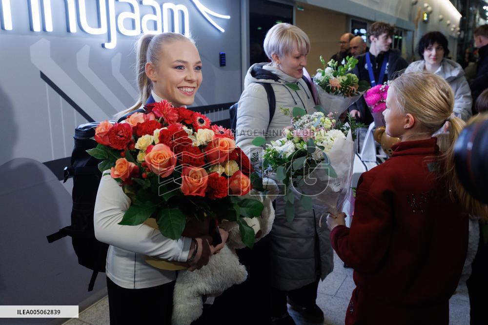 Estonian figure skaters returning from the European Championships in Sheffield