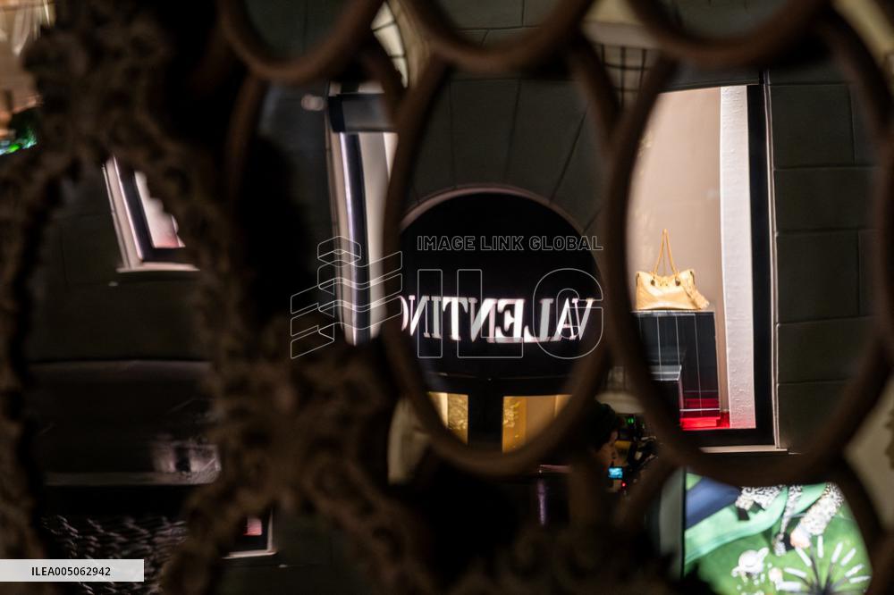 Valentino s Historic Atelier Located In Piazza Mignanelli - Rome