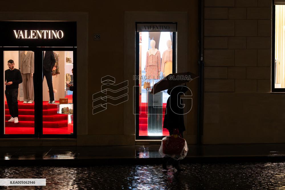 Valentino s Historic Atelier Located In Piazza Mignanelli - Rome