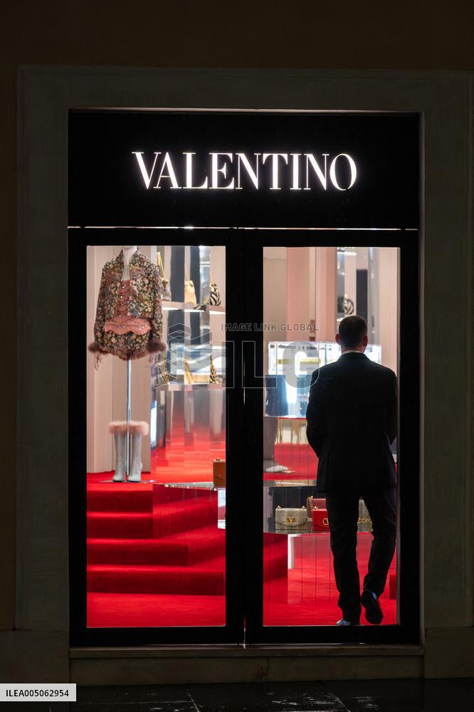 Valentino s Historic Atelier Located In Piazza Mignanelli - Rome
