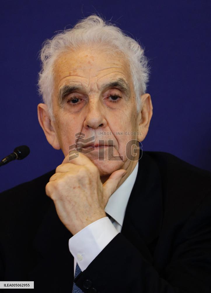 Sebastien Martin At Press Conference - Paris