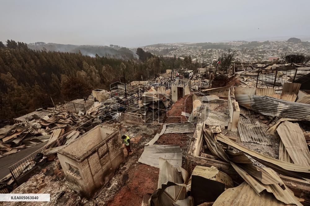 Deadly Wildfires in Southern Chile Force Thousands to Flee