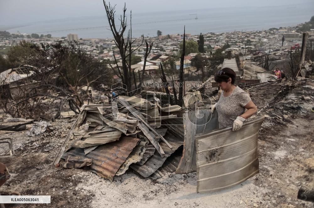 Deadly Wildfires in Southern Chile Force Thousands to Flee