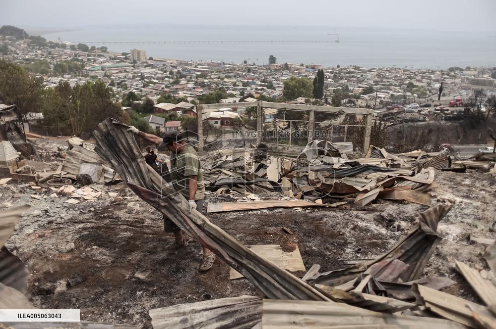 Deadly Wildfires in Southern Chile Force Thousands to Flee