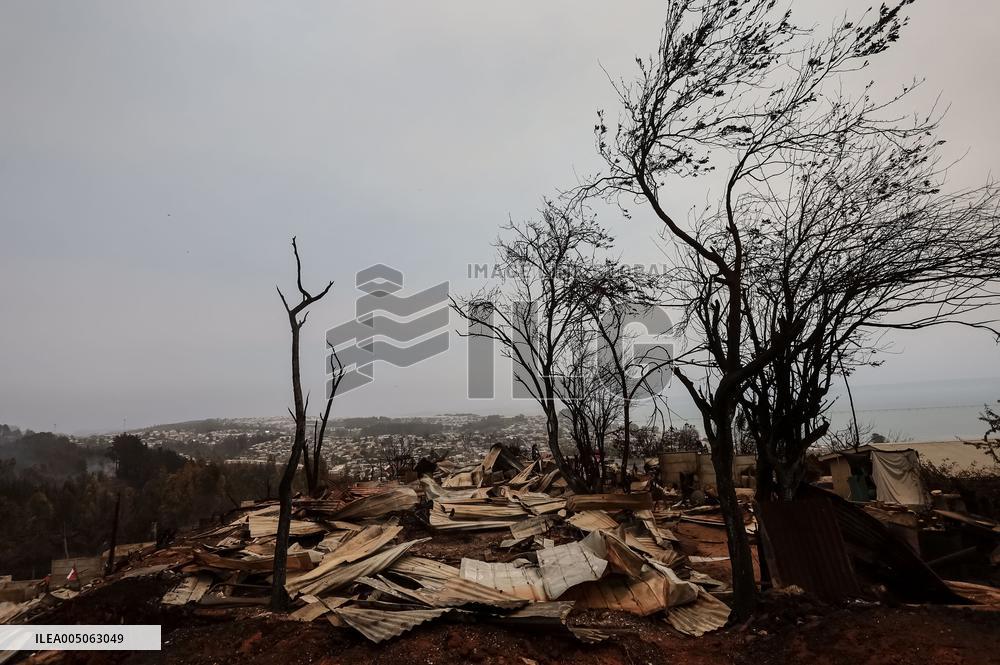 Deadly Wildfires in Southern Chile Force Thousands to Flee