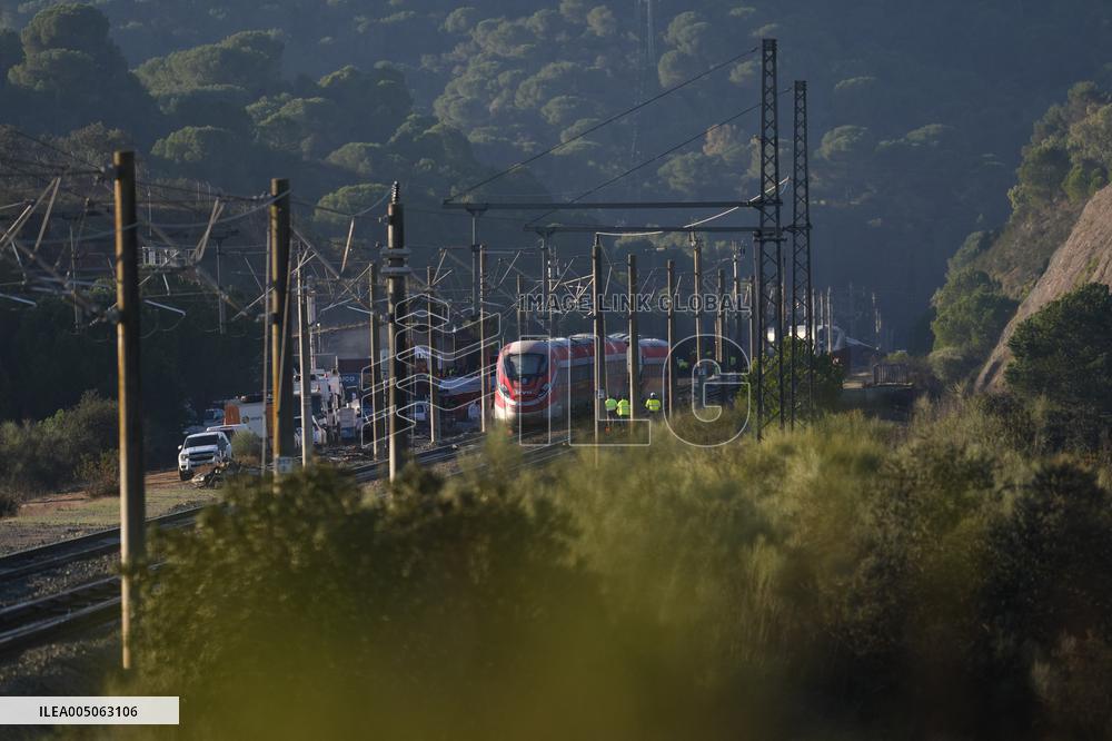 Rescue Efforts Continue After Tragedy In Adamuz - Spain