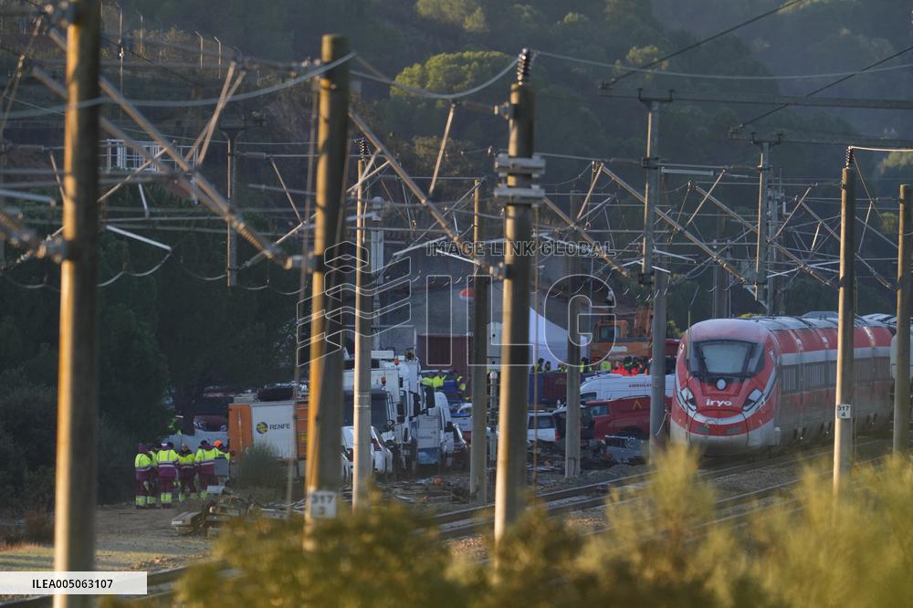 Rescue Efforts Continue After Tragedy In Adamuz - Spain