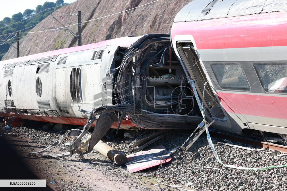 Rescue Efforts Continue After Tragedy In Adamuz - Spain