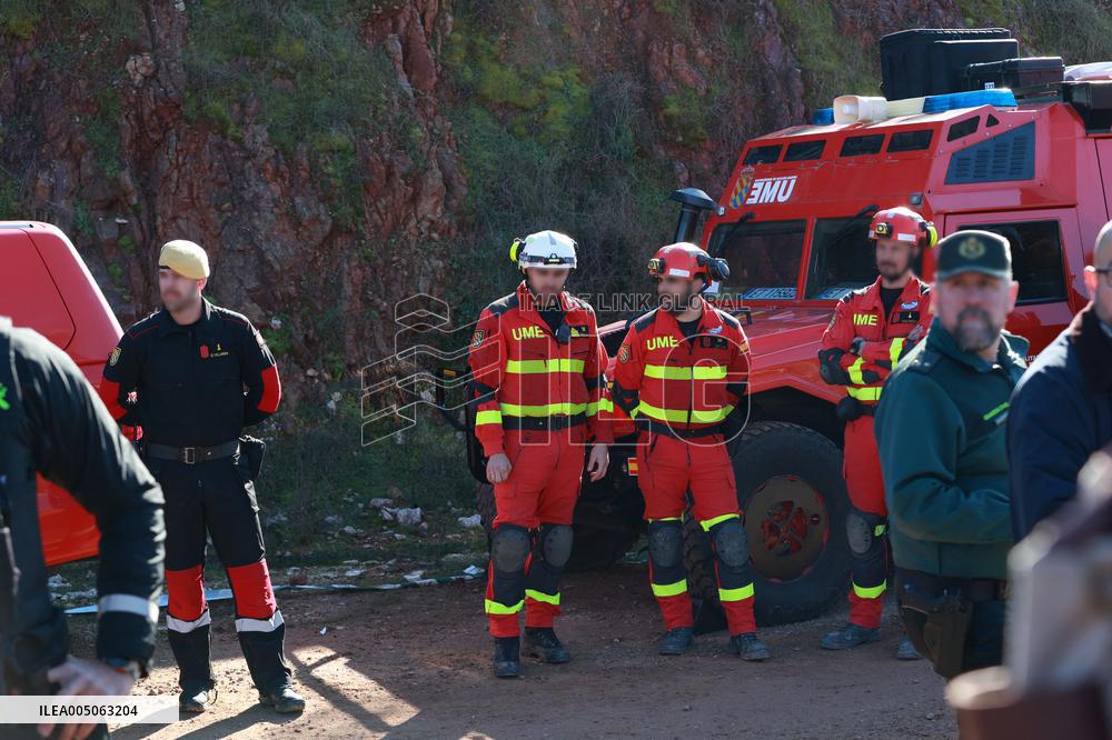 Rescue Efforts Continue After Tragedy In Adamuz - Spain
