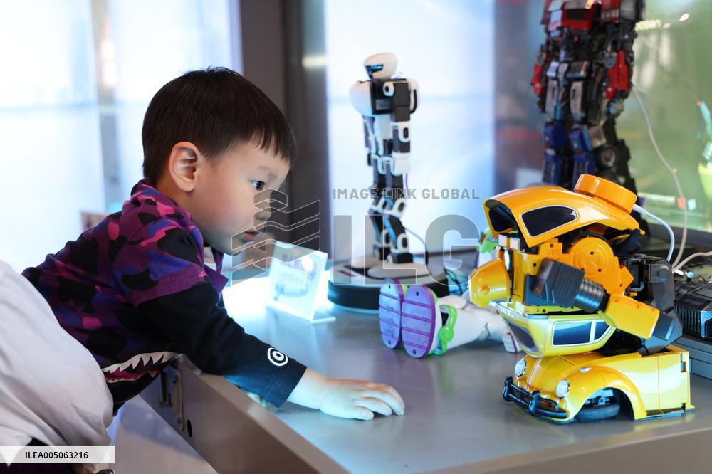 Retail Stores In Tech Sector - Shenzhen