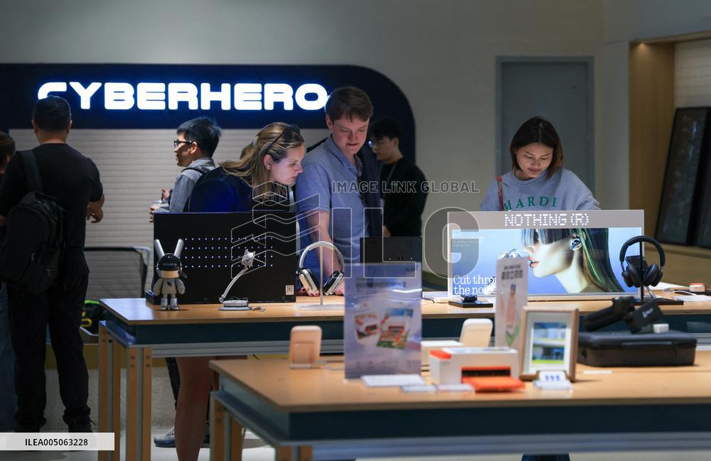 Retail Stores In Tech Sector - Shenzhen