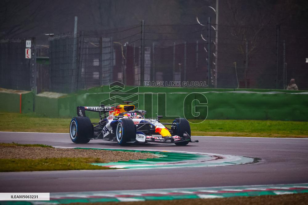 MOTORI - Formula 1 - Shakedown of VCARB Racing Bulls