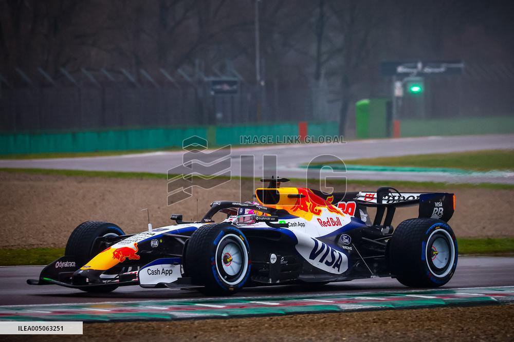 MOTORI - Formula 1 - Shakedown of VCARB Racing Bulls
