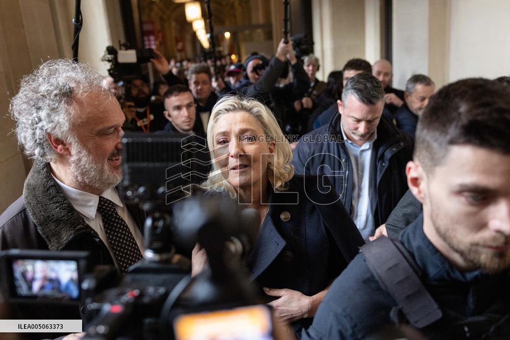 Trial of Marine Le Pen and RN s officials during a break - Paris AJ
