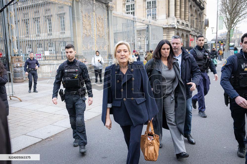 Trial of Marine Le Pen and RN s officials during a break - Paris AJ