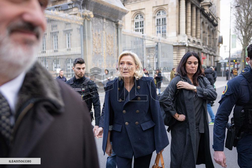 Trial of Marine Le Pen and RN s officials during a break - Paris AJ