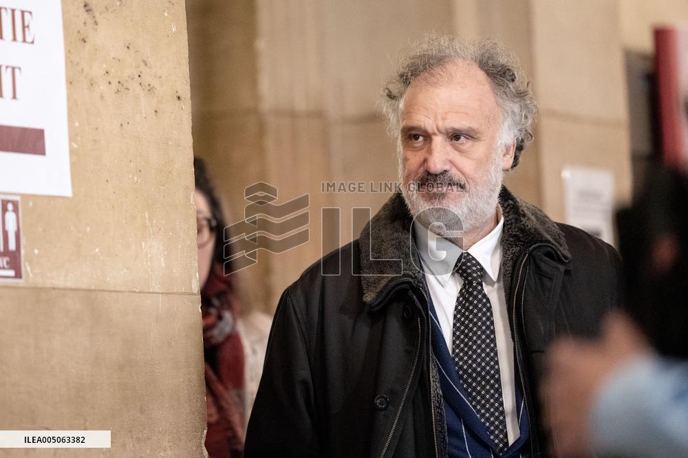 Trial of Marine Le Pen and RN s officials during a break - Paris AJ