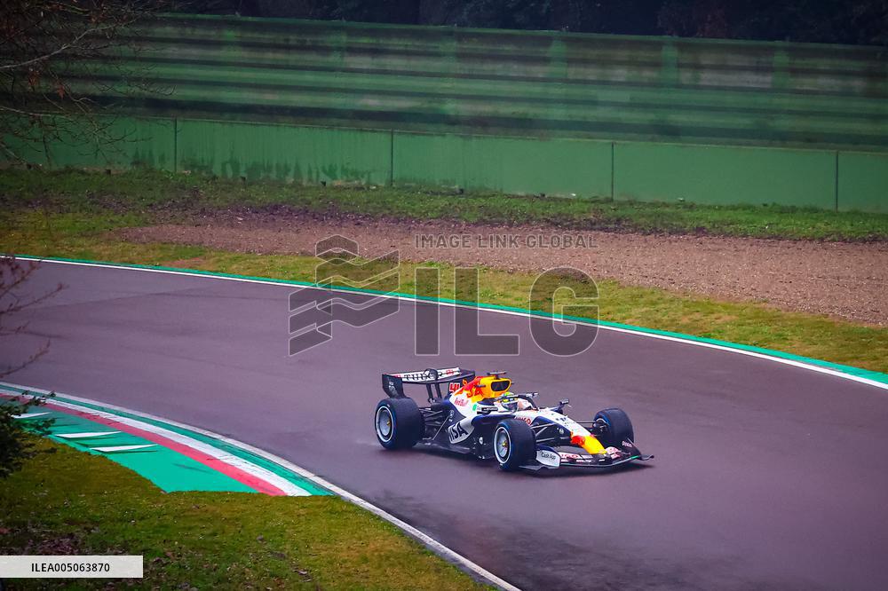 MOTORI - Formula 1 - Shakedown of VCARB Racing Bulls