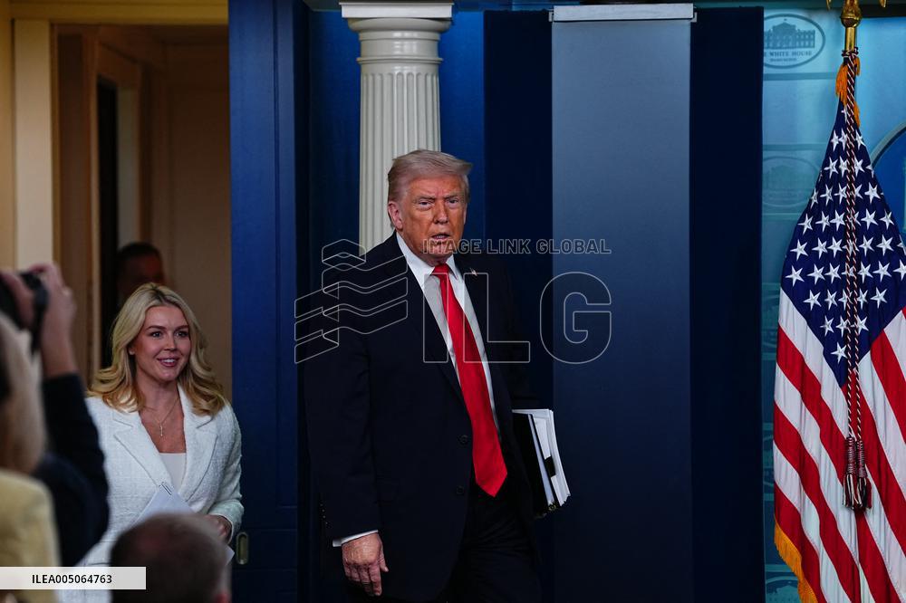 Trump Joins White House Briefing