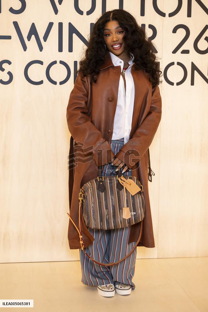 PFW Louis Vuitton Photocall EB