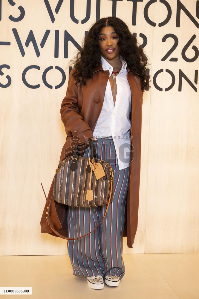 PFW Louis Vuitton Photocall EB