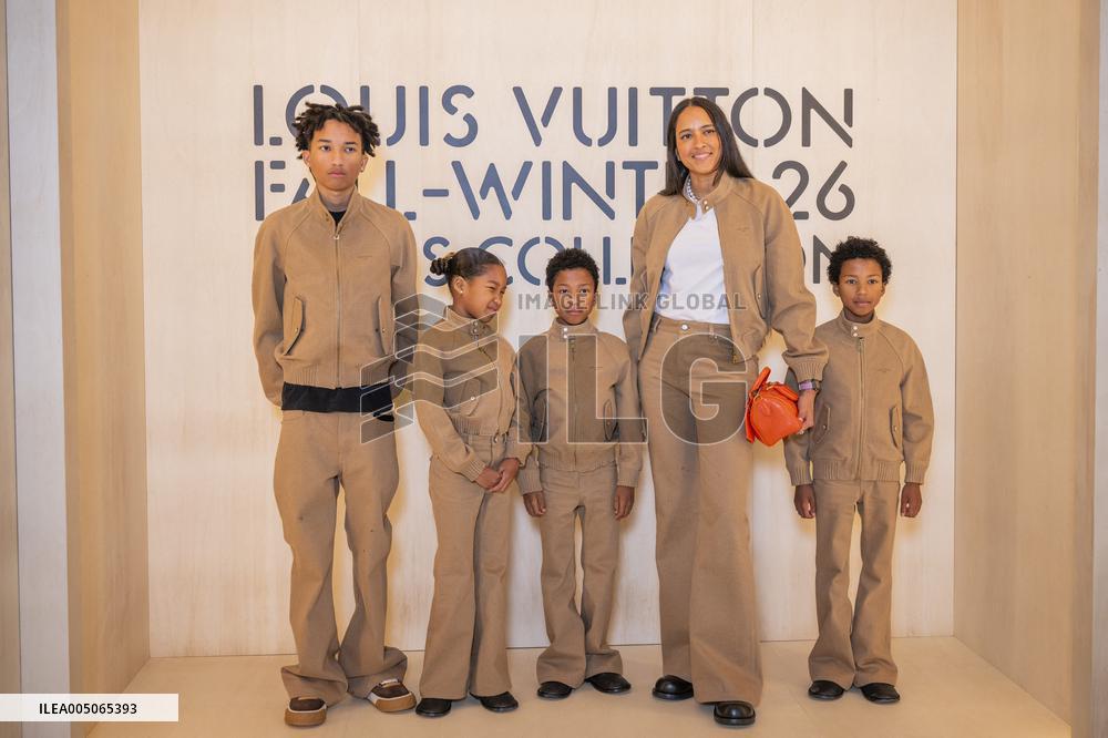 PFW Louis Vuitton Photocall EB