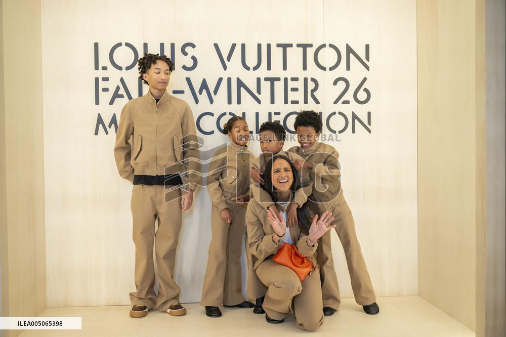 PFW Louis Vuitton Photocall EB