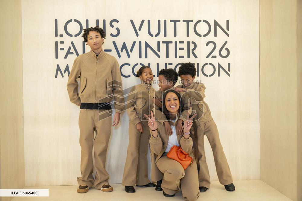 PFW Louis Vuitton Photocall EB