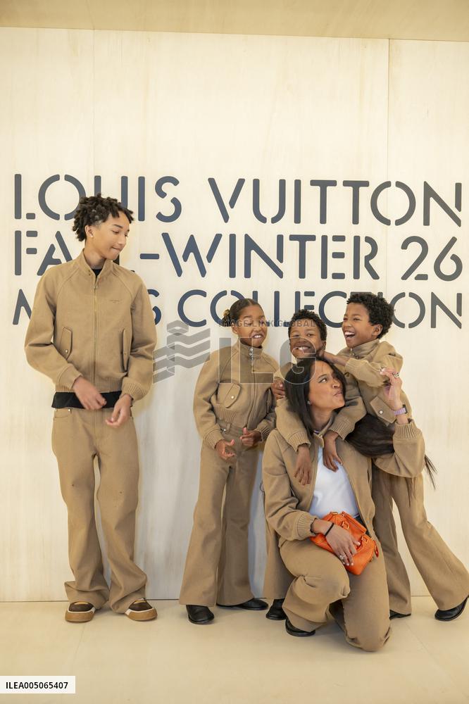 PFW Louis Vuitton Photocall EB