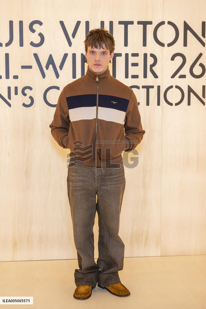 PFW Louis Vuitton Photocall EB