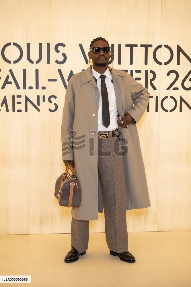PFW Louis Vuitton Photocall EB