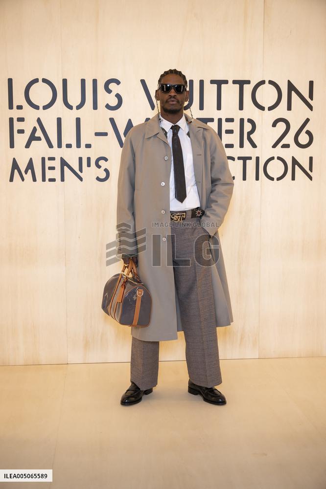 PFW Louis Vuitton Photocall EB