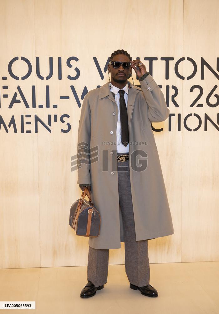 PFW Louis Vuitton Photocall EB