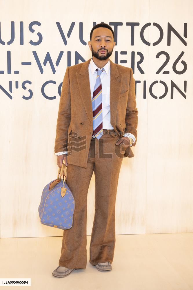 PFW Louis Vuitton Photocall EB