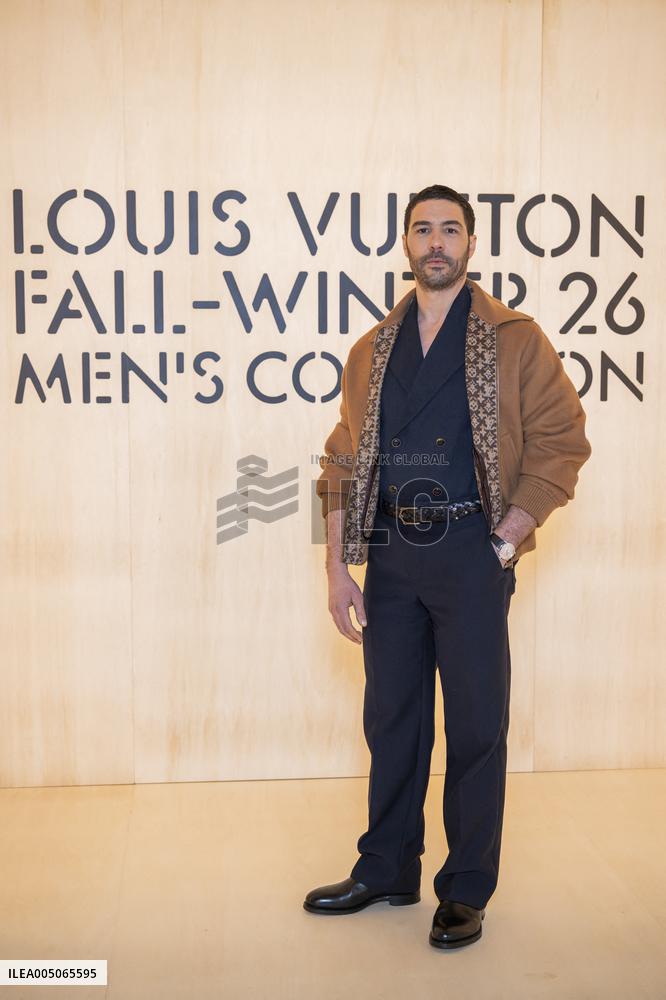 PFW Louis Vuitton Photocall EB