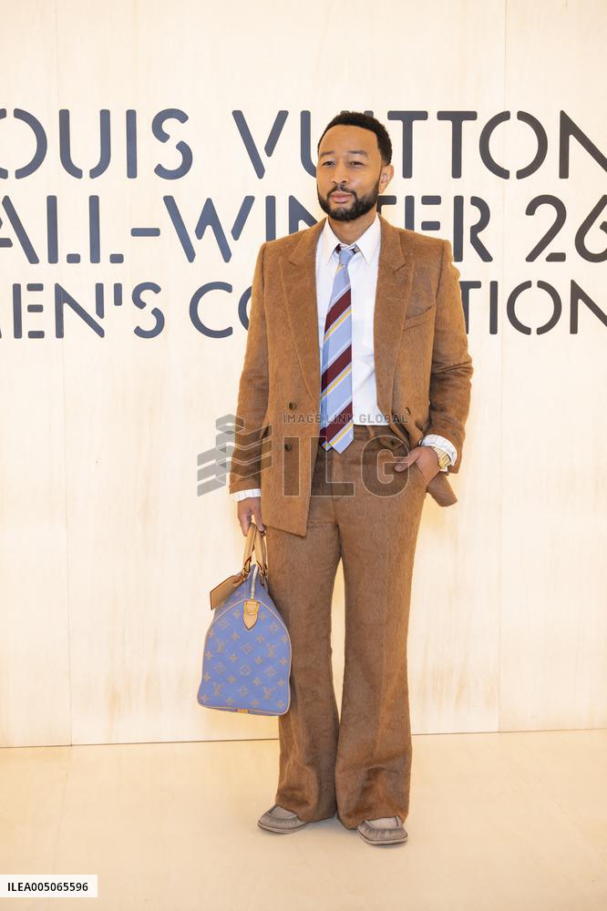 PFW Louis Vuitton Photocall EB