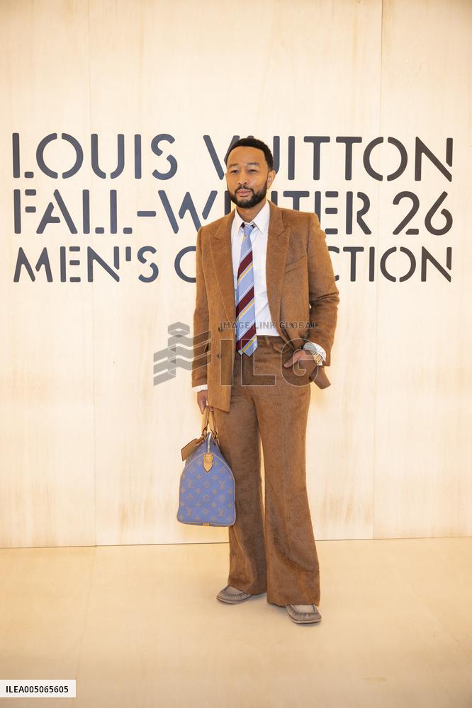 PFW Louis Vuitton Photocall EB