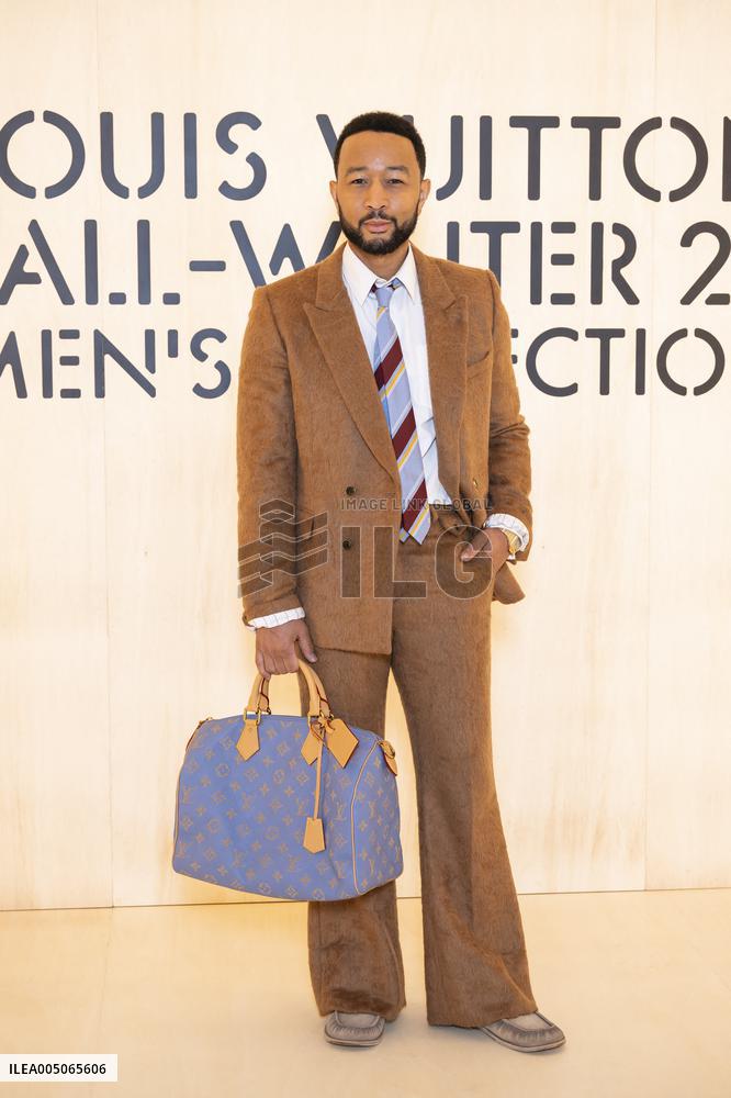 PFW Louis Vuitton Photocall EB