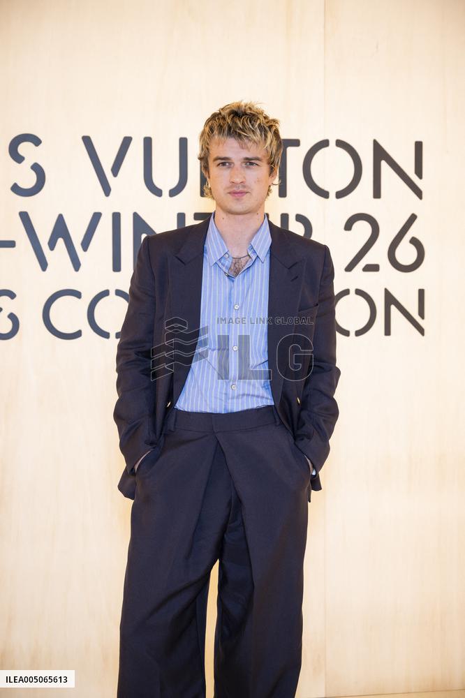 PFW Louis Vuitton Photocall EB