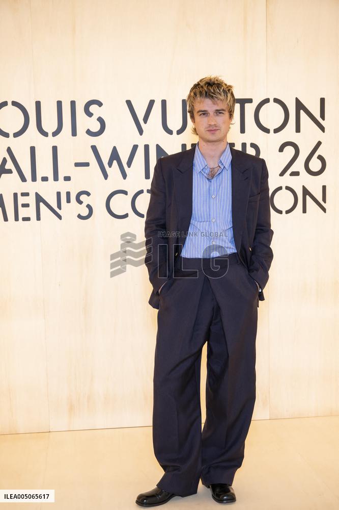 PFW Louis Vuitton Photocall EB