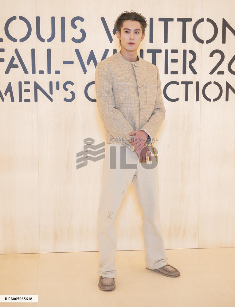 PFW Louis Vuitton Photocall EB