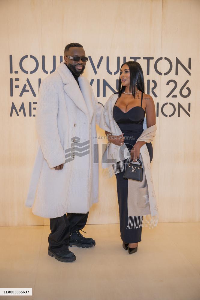 PFW Louis Vuitton Photocall EB