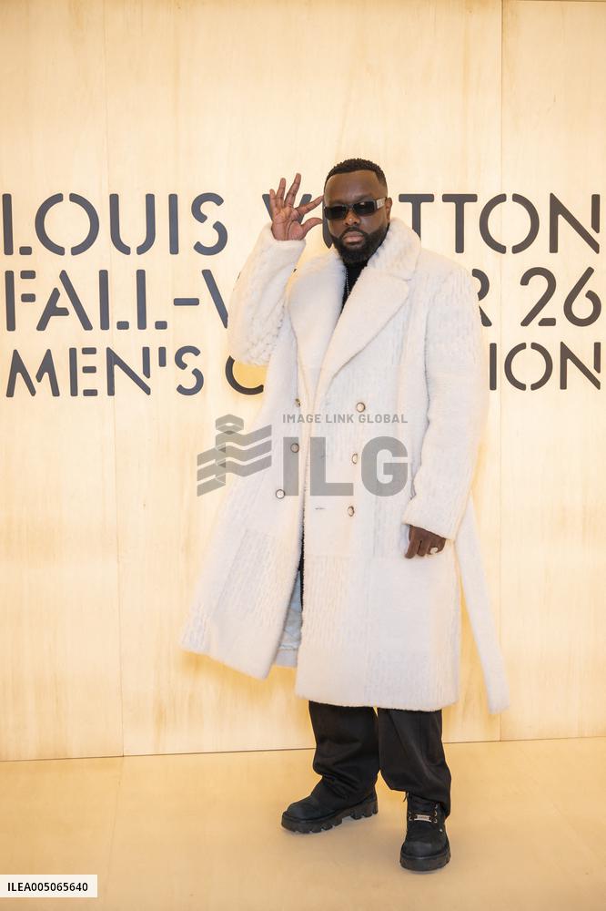 PFW Louis Vuitton Photocall EB