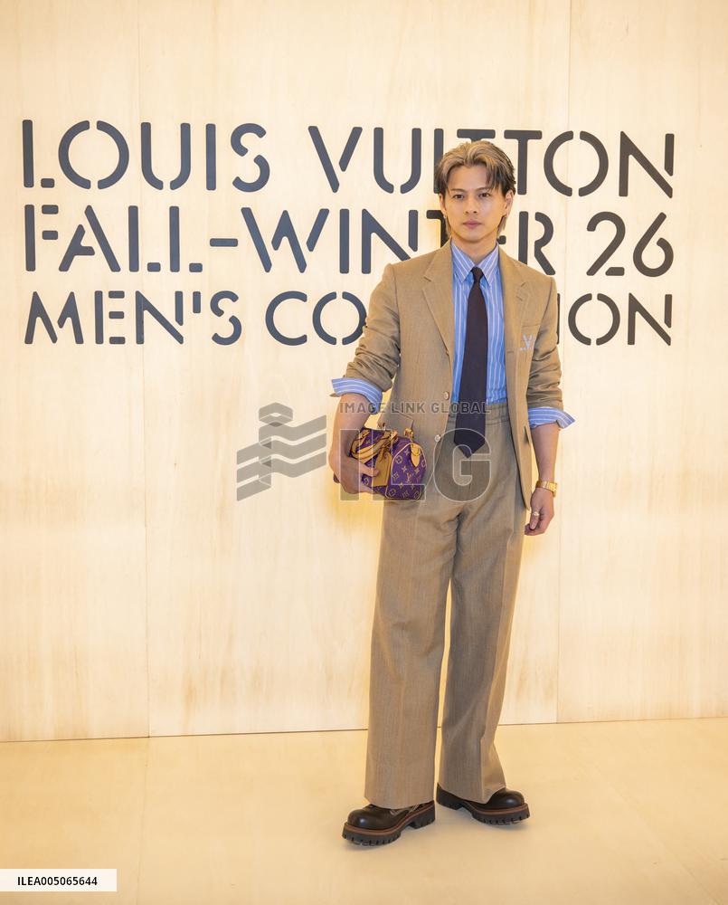 PFW Louis Vuitton Photocall EB